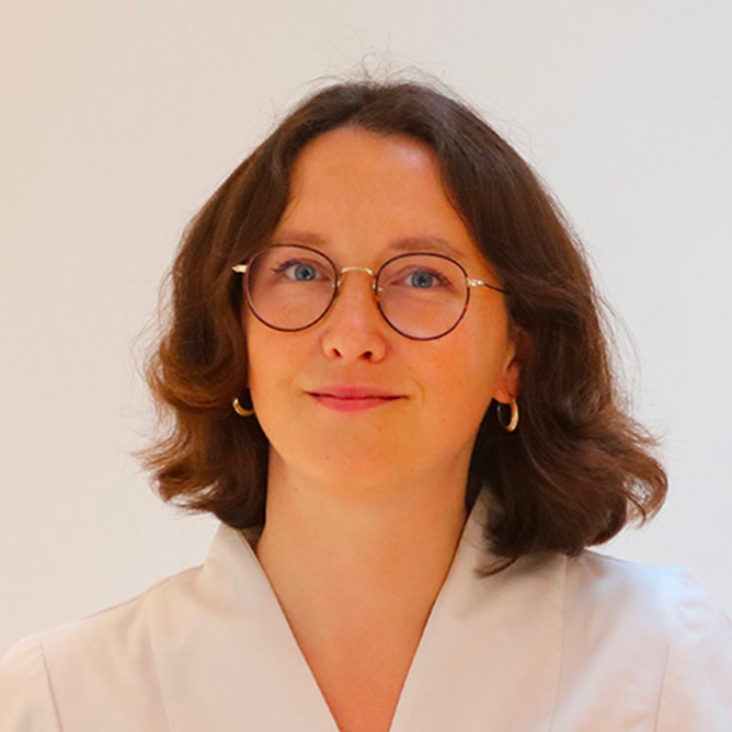 Portrait du Dr. Marine Matthews, dermatologue et psychodermatologue