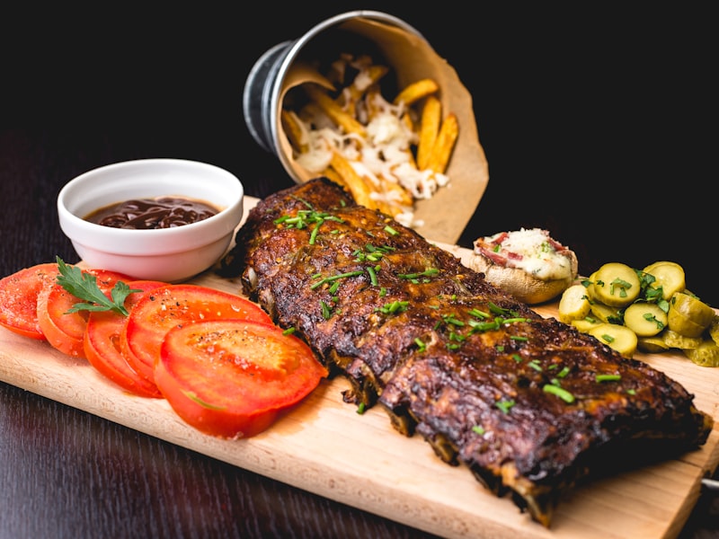 Brochettes et mezze assortis - grillades maison à la Brasserie Mykonos