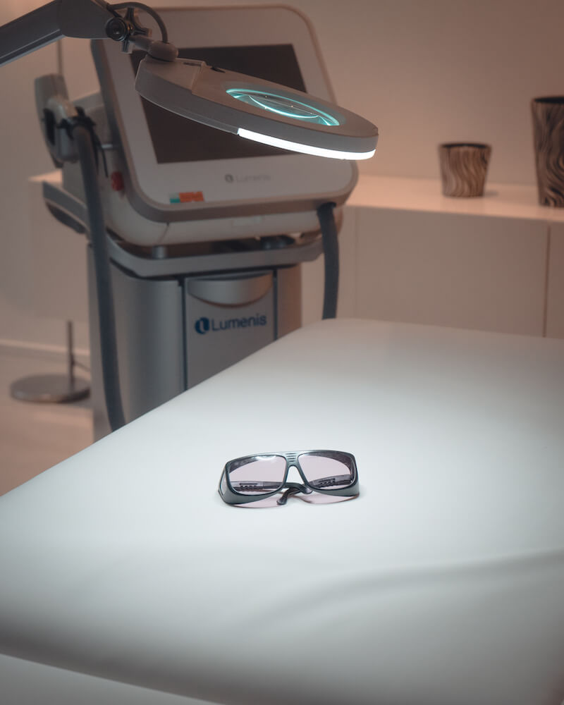 Appareil laser Lumenis et lunettes de protection